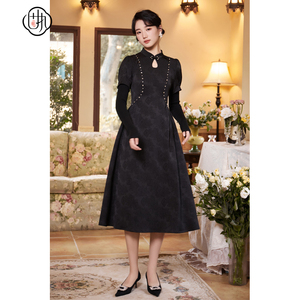 固执秋季新款新中式立领镂空提花钉珠长袖连衣裙00033LQ08354