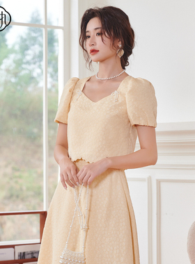 固执夏季新款法式V领泡泡袖提花短款短袖上装50832XS08067