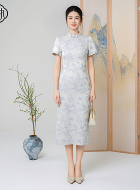 固执《黛山》2025夏季新款中式立领提花短袖改良旗袍30042QP09035