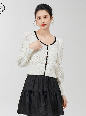 固执春季新款气质方领镂空修身长袖短款针织衫10841MY08931