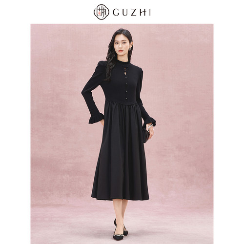 固执复古立领拼接毛织连衣裙