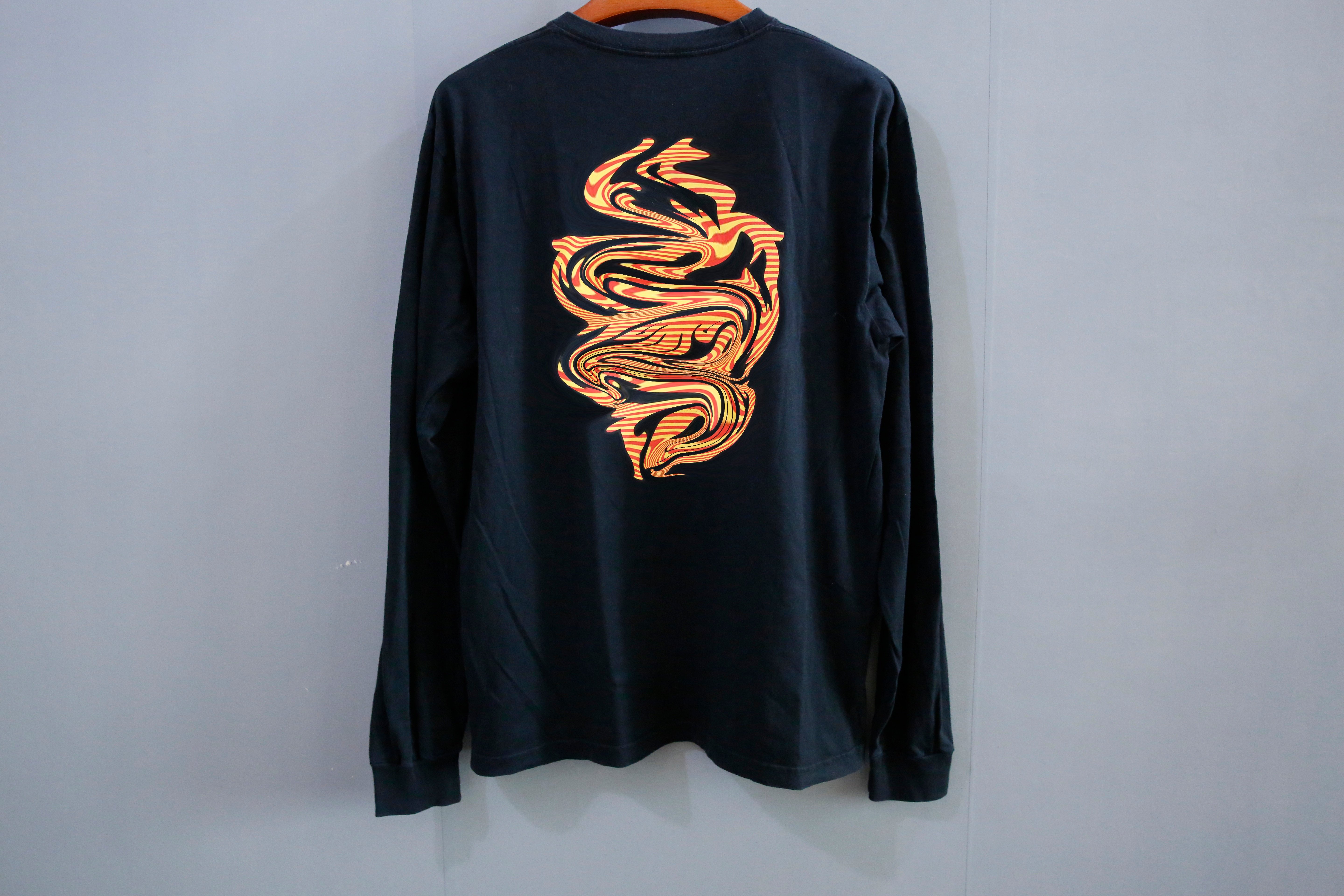thumbnail for Lev Tanju Independent Lev Tanju with Sanskrit red and yellow stripes on both arms, a vine sword on the back, long-sleeve TEE for men and women