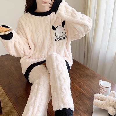 新款珊瑚绒睡衣女可爱家居服套装