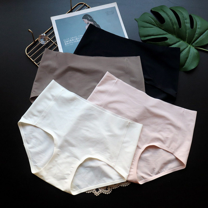 新款透气女士无痕内裤女提臀舒适中腰一片式女式三角裤桑蚕丝底档