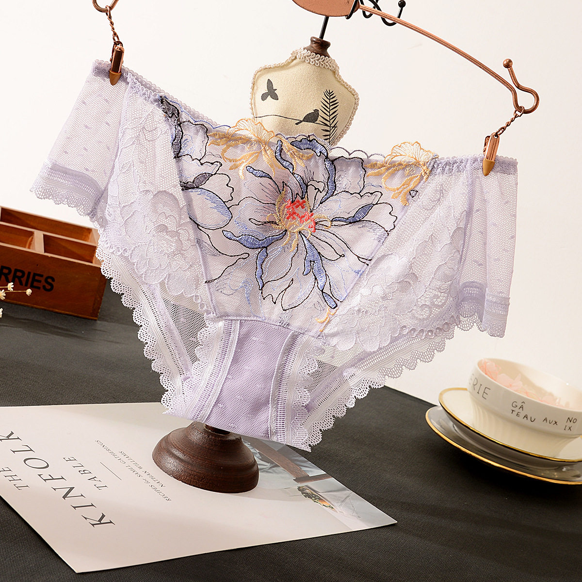 包臀网纱性感内裤女绣花透气蕾丝边中腰三角裤透明透视超轻薄内内