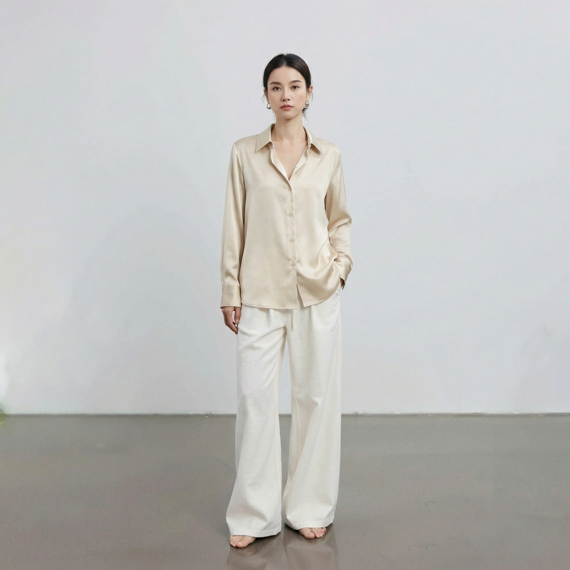 春季长袖缎面真丝衬衫女新款通勤桑蚕丝白色衬衣宽松轻奢气质上衣