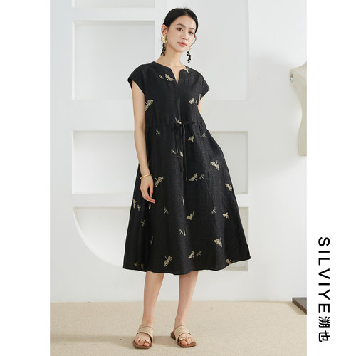 SILVIYE/溯也100%桑蚕丝刺绣真丝香云纱龟纹连衣裙系带收腰长裙女
