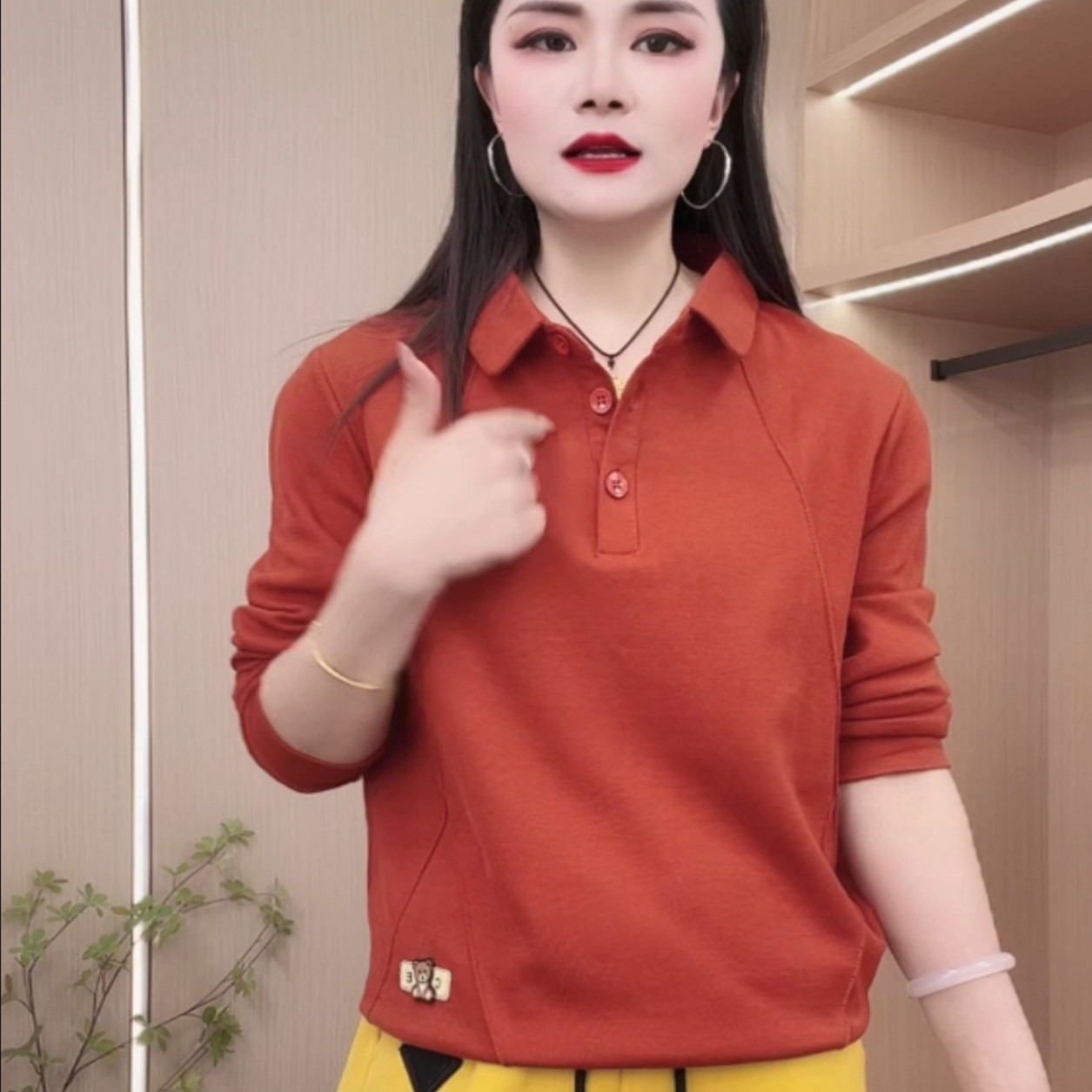 春季新款卫衣女休闲百搭宽松遮肉微胖妈妈全棉小翻领套头春秋装