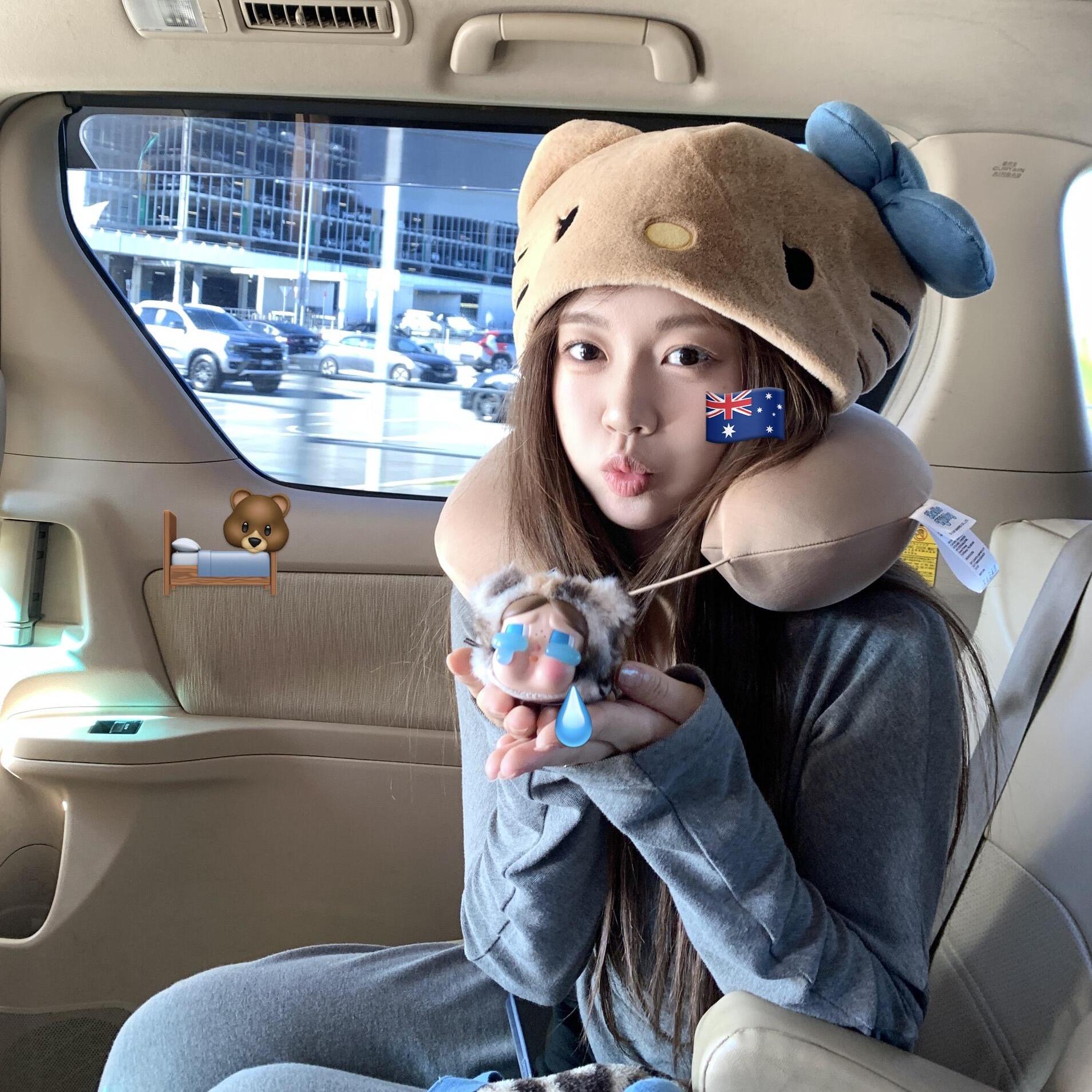 Kitty猫连帽款U型枕护颈助眠睡觉