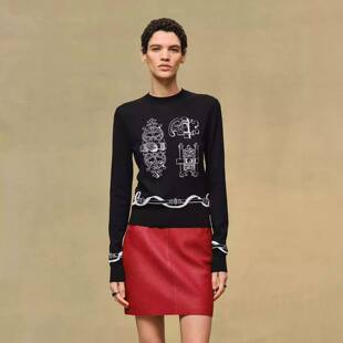 26早春新款高品质复古铁饰提花图案圆领长袖羊毛针织衫薄款上衣