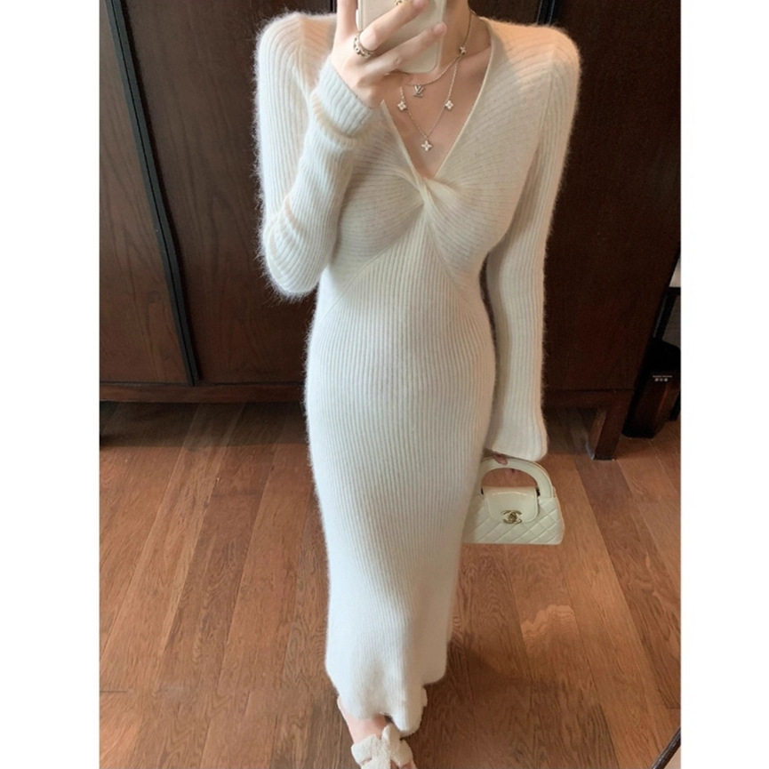 【现货】富家千金感穿搭长袖v领白色针织连衣裙2025新款秋季