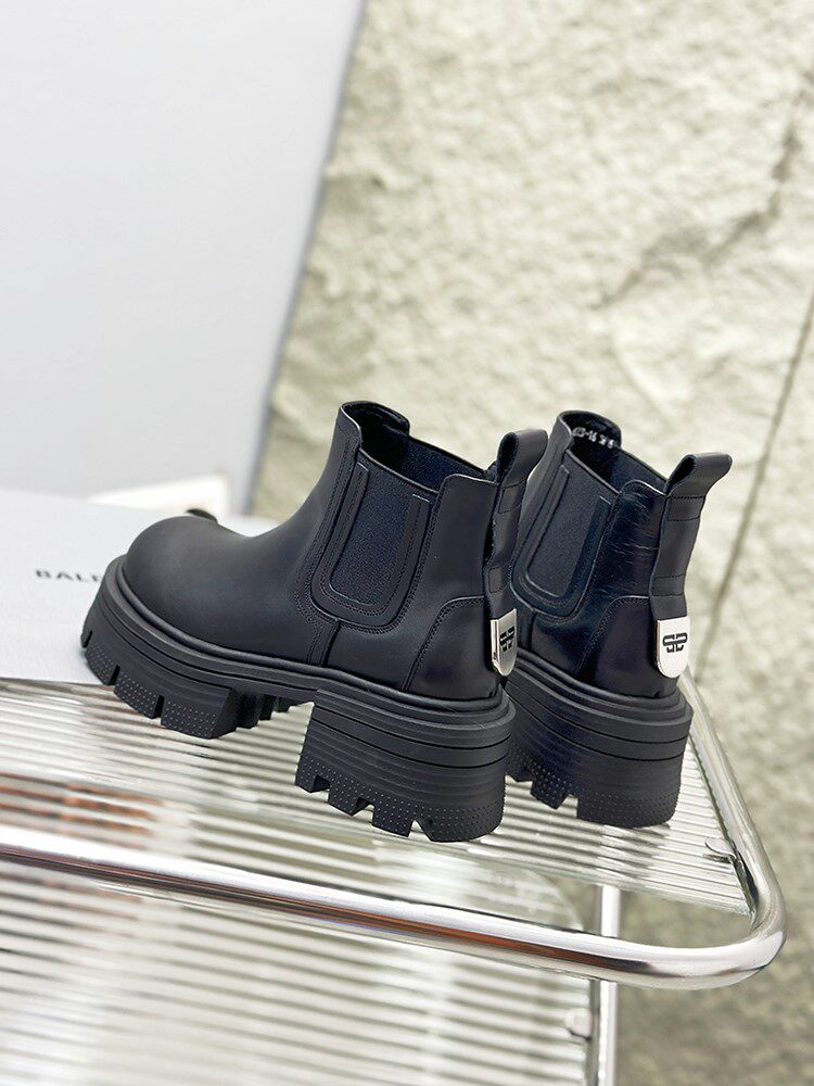INTERNET CELEBRITY LEATHER PLATFORM MARTIN BOOTS WOMENS WINTER 2024 VERSATILE SKINNY RETRO CHIMNEY FLATFORM CHELSEA BOOTS