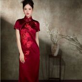 新中式 中国风复古高雅重工刺绣立领旗袍妈妈装