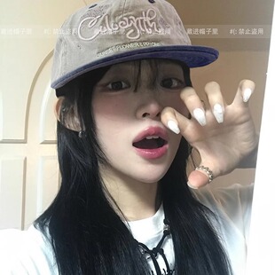 韩国ins博主平沿绣花拼色棒球帽女复古美式街头显脸小鸭舌帽子男