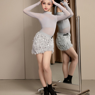 2026春夏女童拉丁舞新款高级感长袖灰色亮片毛毛裙子练习演出套装