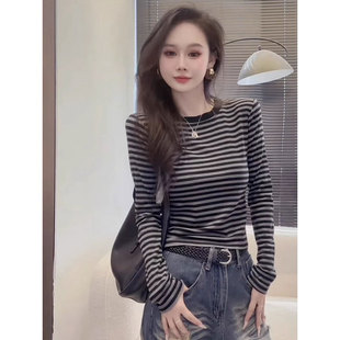 秋冬撞色圆领条纹长袖t恤女美式复古春季正肩修身打底衫女上衣服
