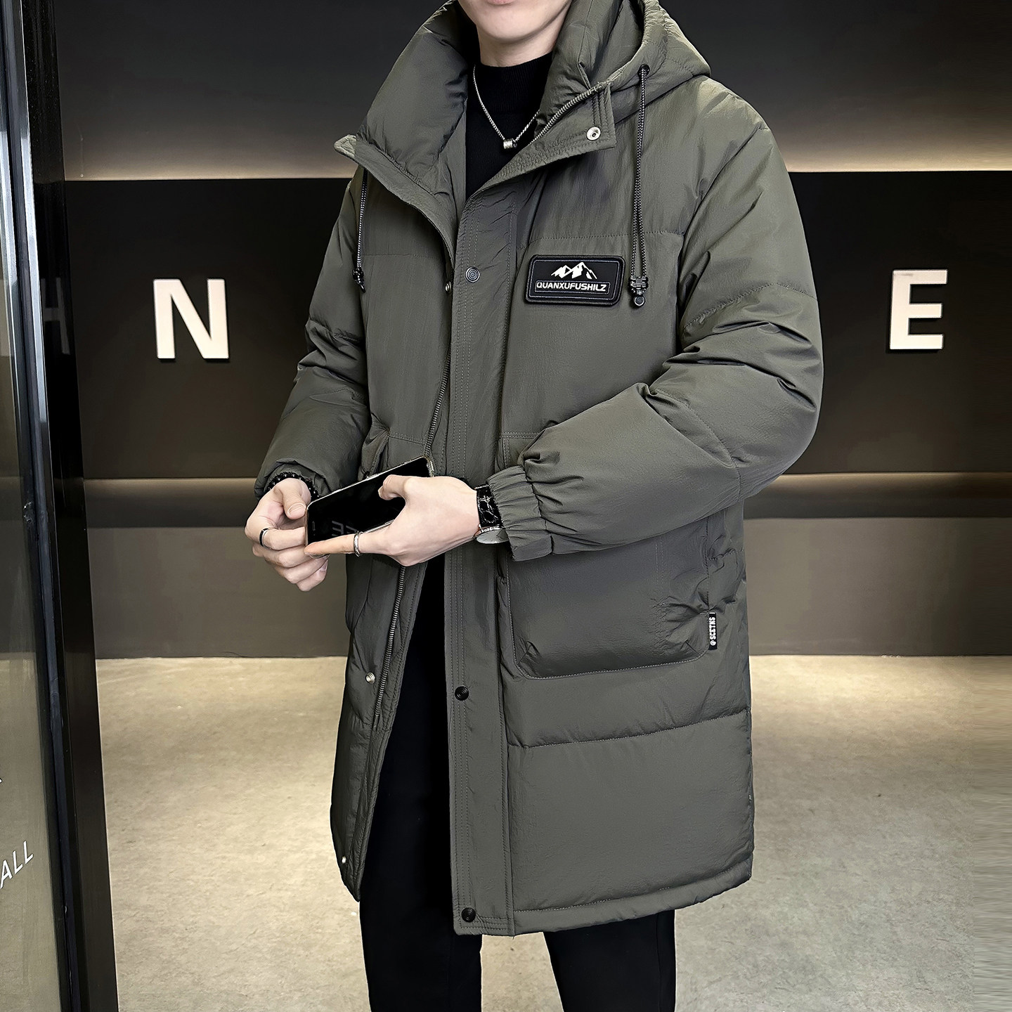 90鸭绒中长款男士连帽羽绒服外套