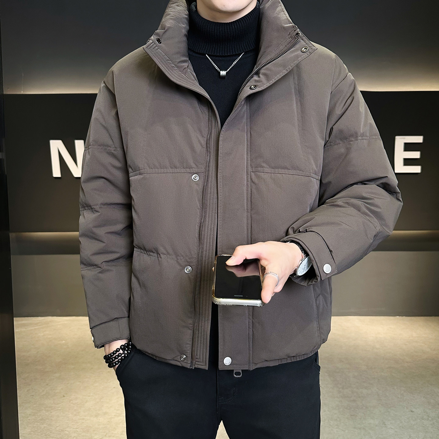 轻薄羽绒服男款冬季2025新款高级感立领加厚短款防寒服冬装男外套