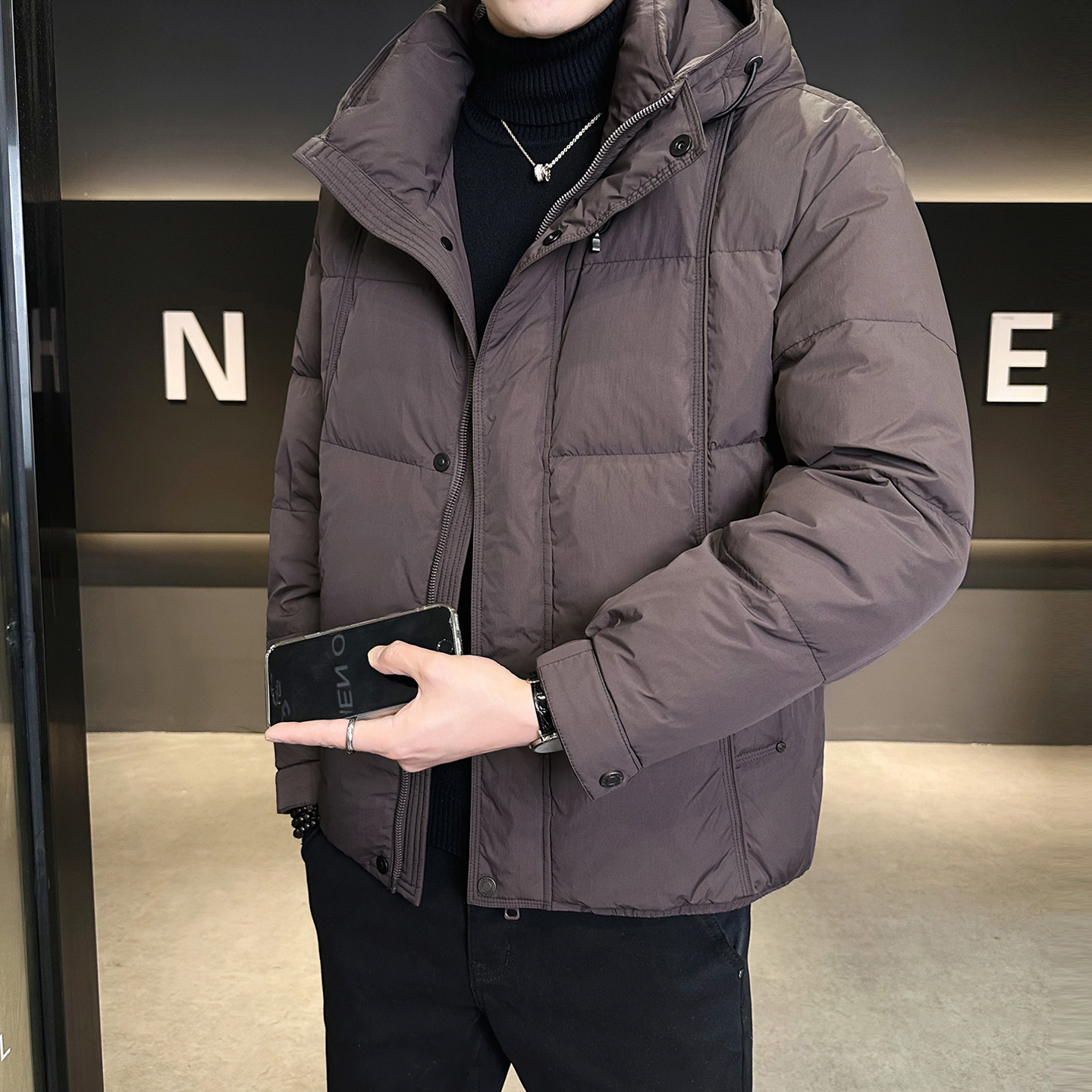 轻薄羽绒服男冬季2025新款连帽加厚男装防寒服高端正品白鸭绒外套