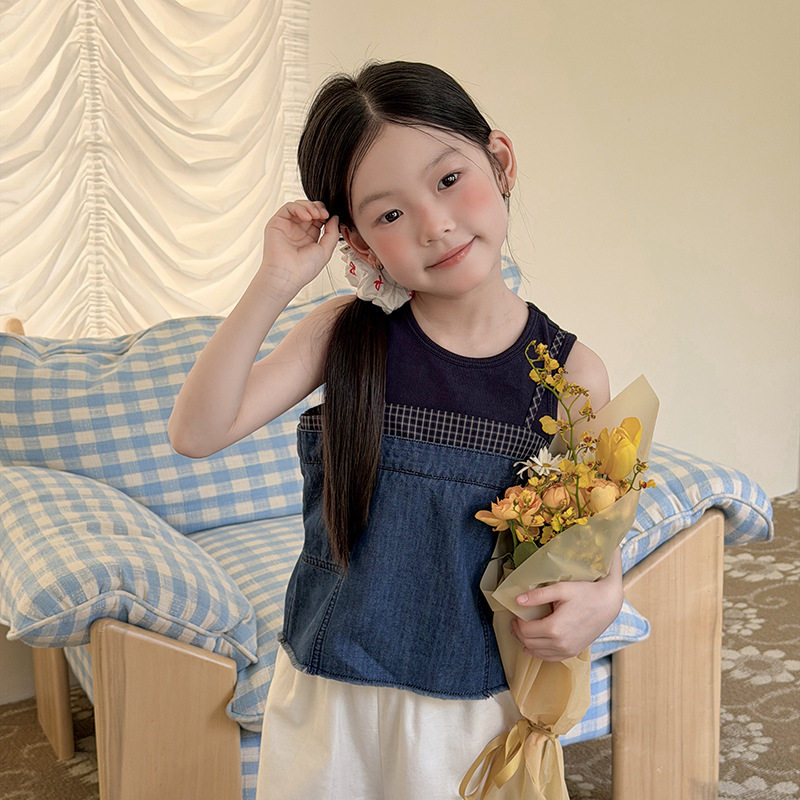 艾摩贝贝儿童复古格子拼接牛仔吊带+内搭小背心时髦叠穿两件套