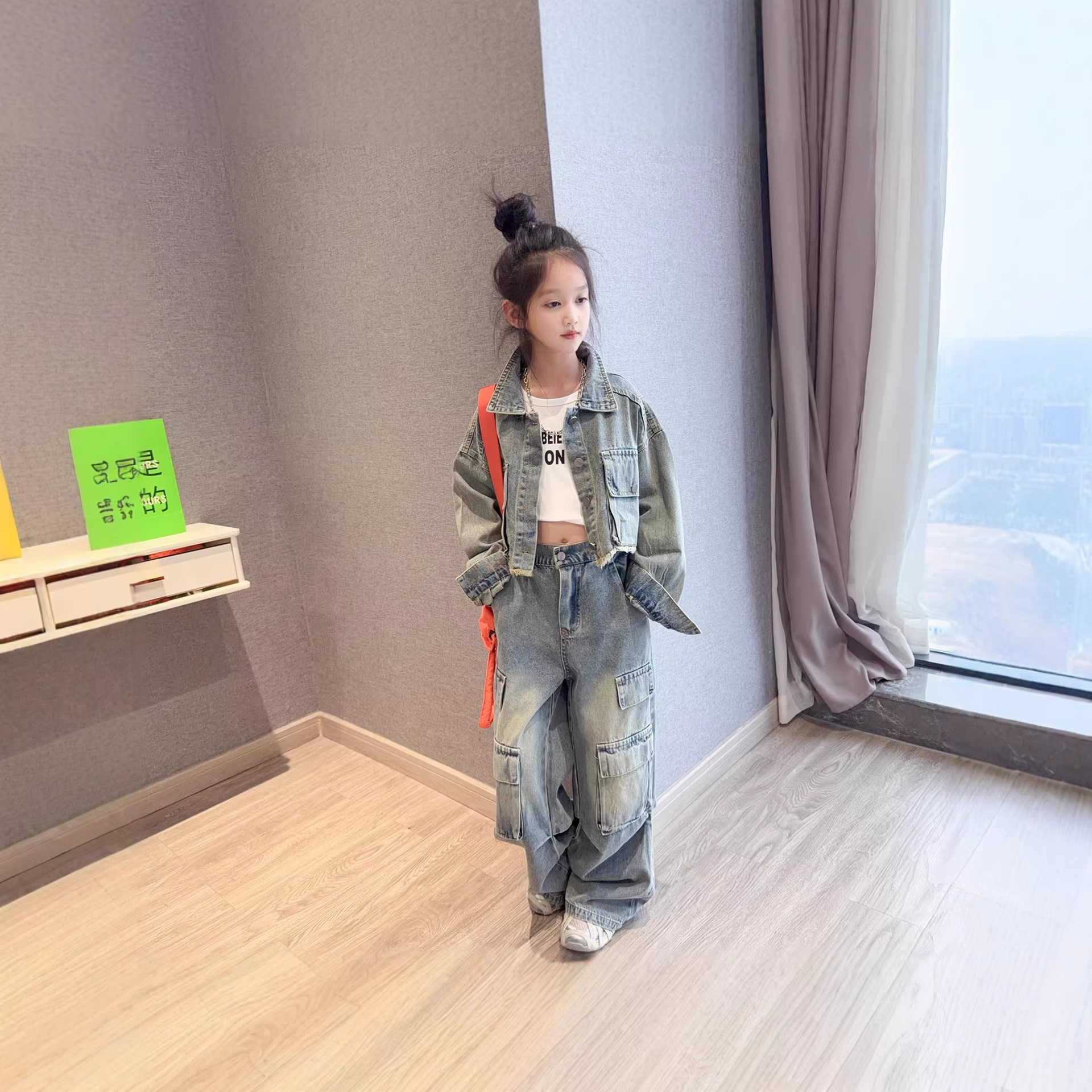 女童复古牛仔套装2026春装新款洋气儿童短款外套工装直筒裤两件套