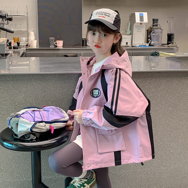 女童冲锋衣外套2026春季新款儿童韩版洋气夹克上衣中大童春装风衣