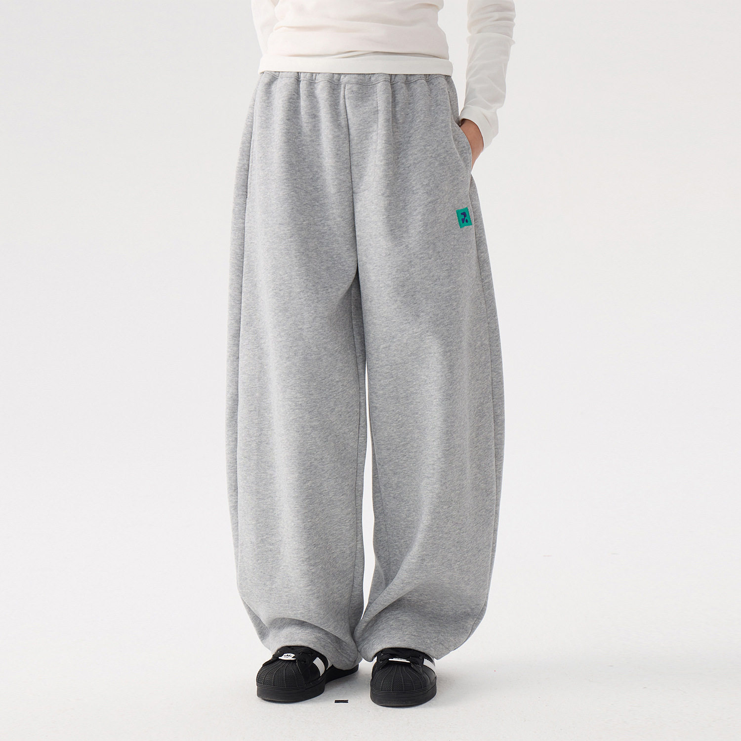 女童百搭休闲裤2026春装新款儿童宽松运动卫裤中大童百搭阔腿裤子