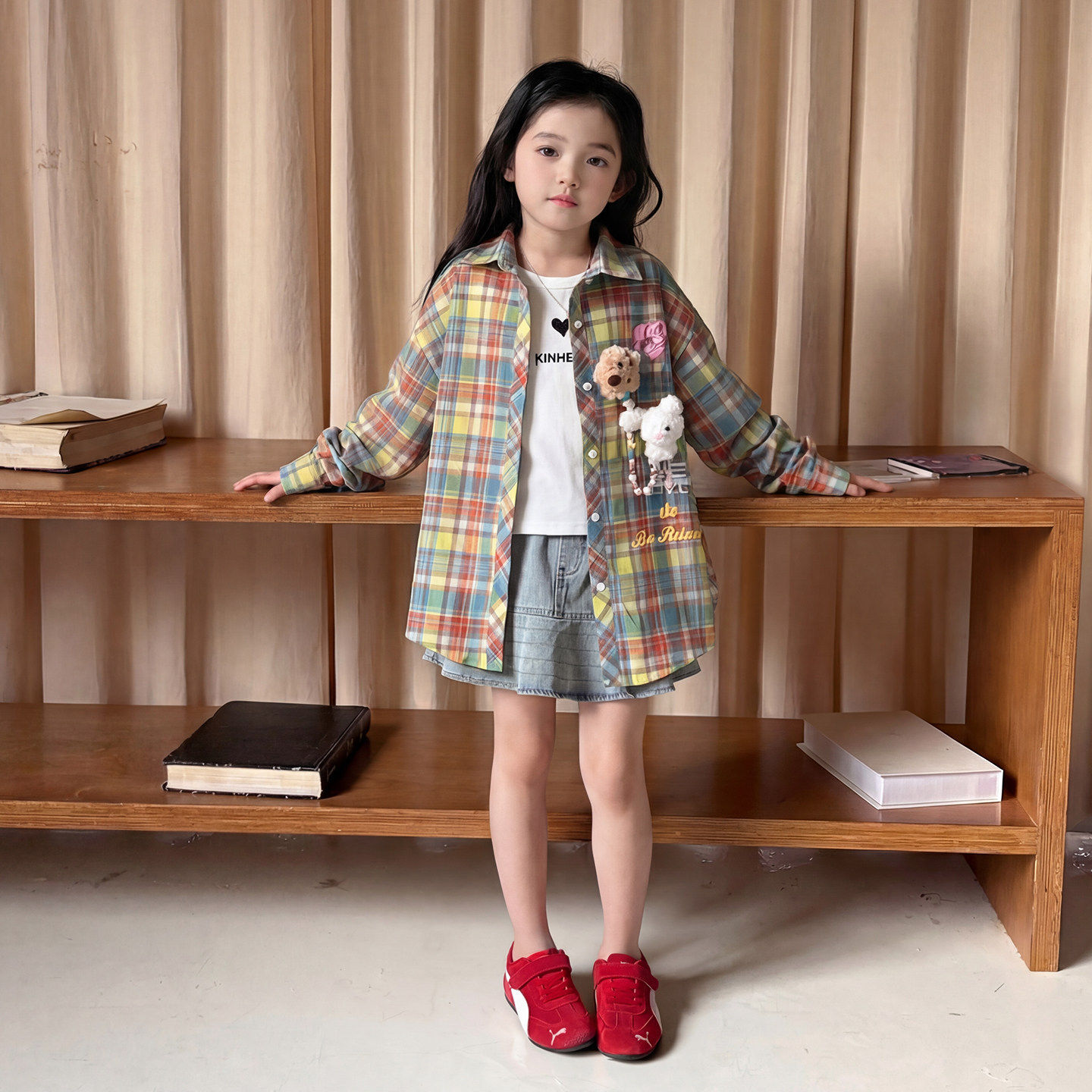 女童衬衫春装2026新款女孩多巴胺穿搭简约儿童春秋款百搭格子外套