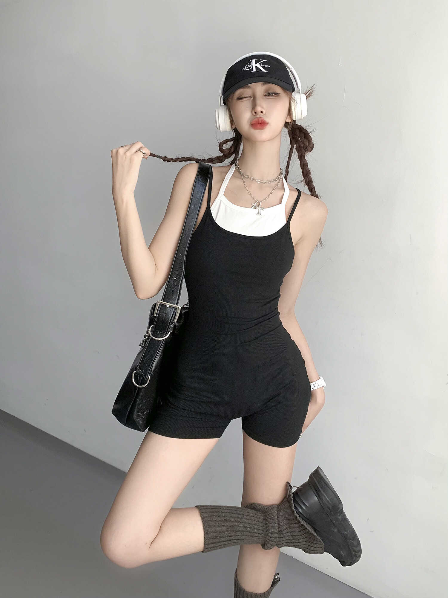 美式辣妹吊带U领连体休闲裤女春季浅灰裤子修身紧身运动连衣短裤