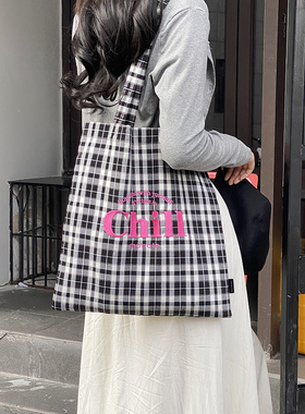 Monote小众新品格纹刺绣秋冬帆布包ins经典百搭清新通勤帆布袋