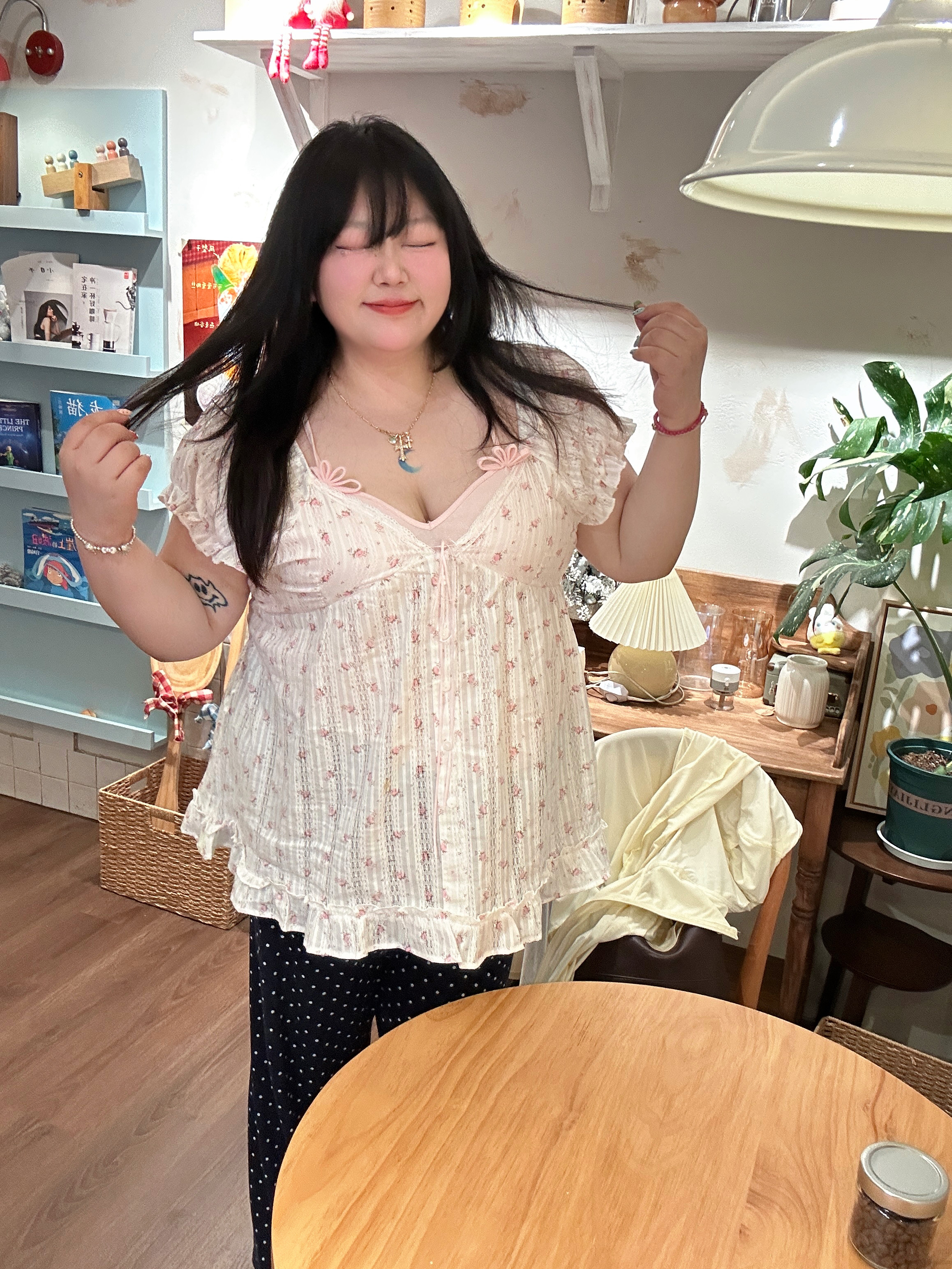 大码doll感夏法式纯欲甜心泡泡袖大v领撞色背心假两件上衣遮肚子
