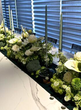 婚礼西餐长桌布置装饰仿真花