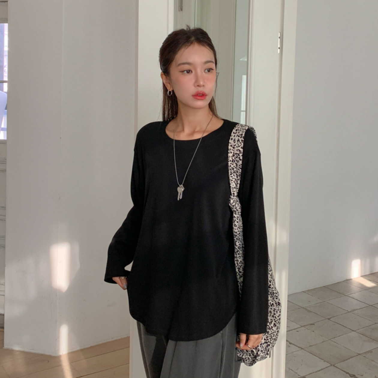 韩国代购特大码女装胖mm秋装新品靓丽纯色圆领百搭长袖休闲T恤102