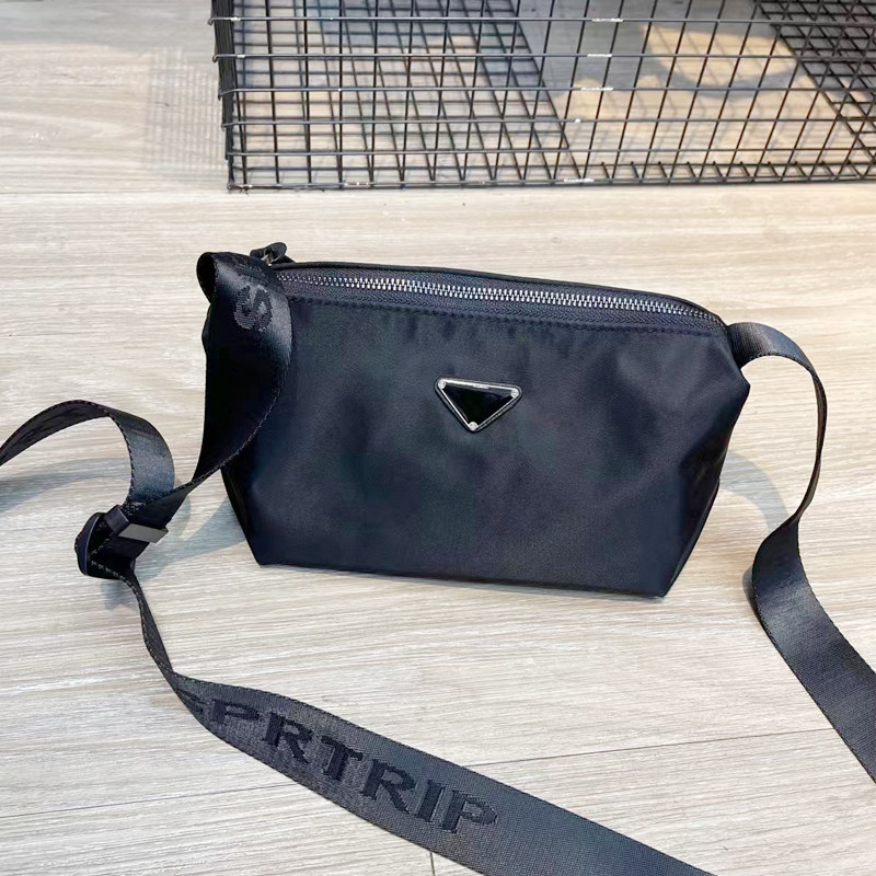 法式小众设计包2024新款冬季防水尼龙布斜挎包网红健身轻便小包包,箱包皮具/热销女包/男包,小方包,淘宝优惠券,粉丝福利购,淘宝优惠卷