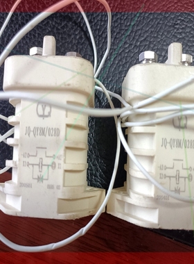 询价!群英白色接触器,型号为JQ-QY8M/028D,全新