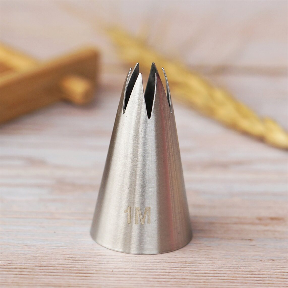 1M韩式直6齿花嘴 玫瑰花嘴 不锈钢裱花嘴 奶油挤花蛋糕烘焙工具在类目 厨房/烹饪用具, 烧烤/烘焙用具, 烘培DIY器具, 裱花嘴/裱花枪/裱花袋中 - 来自Buy2taobao.com提供专业的淘宝代购服务