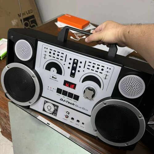 2000元的DJ-TECH Blue-Box蓝牙复古手提音箱