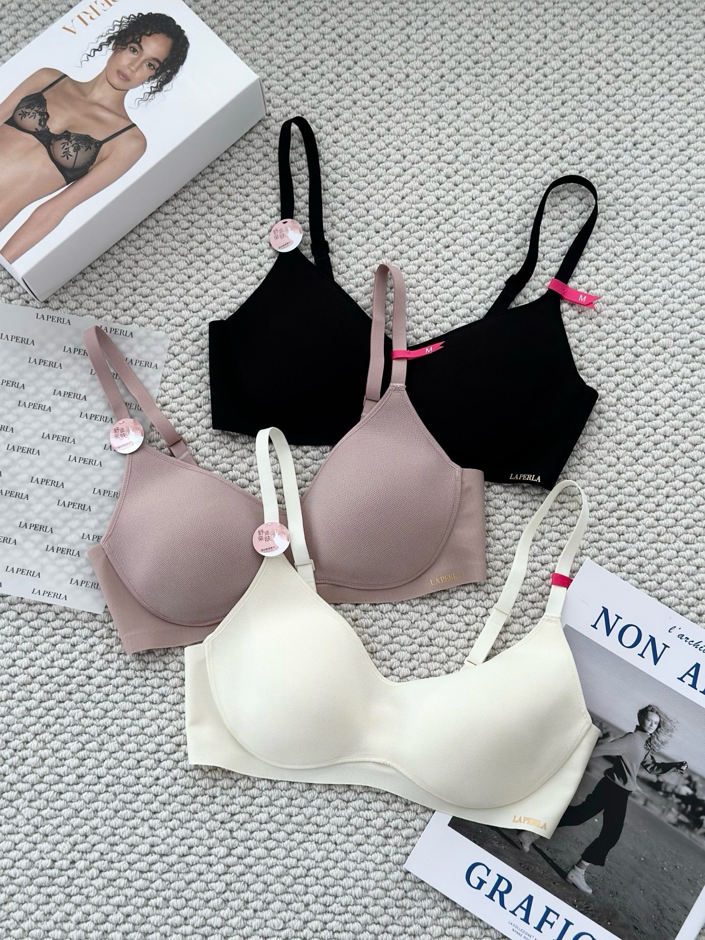 LAP新款纸片杯大胸显小超薄无痕内衣女收副乳防下垂无钢圈文胸罩