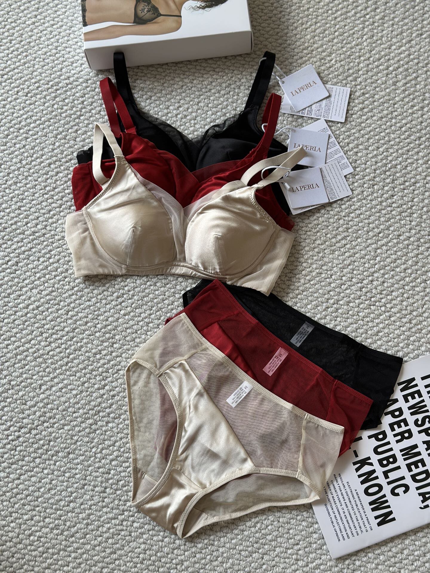 高端货！LP缎面真丝拼接文胸套装女无钢圈聚拢19姆米内衣套装红色图片