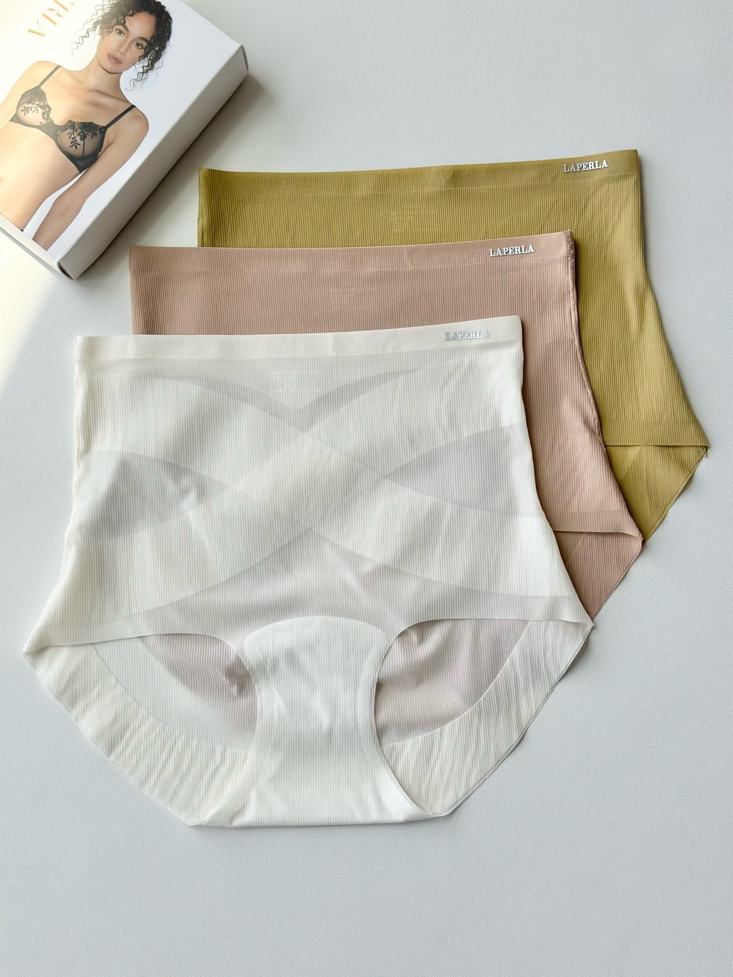 LA新款进口面料螺纹冰丝无痕超薄交叉高腰提臀收腹裤女透气大码,女士内衣/男士内衣/家居服,女三角裤,淘宝优惠券,粉丝福利购,淘宝优惠卷