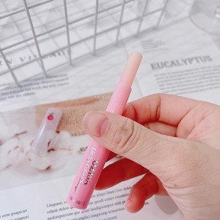 素颜好气色轻松get 泰国进口ozisa小草莓水蜜桃温感变色唇膏滋润