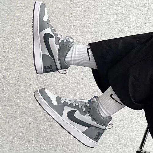 Nike/耐克 COURT BOROUGH MID 女子复古中帮运动板鞋 839977-009