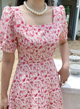2026夏季方领甜美复古小碎花连衣裙女短袖高级感法式度假风大摆裙