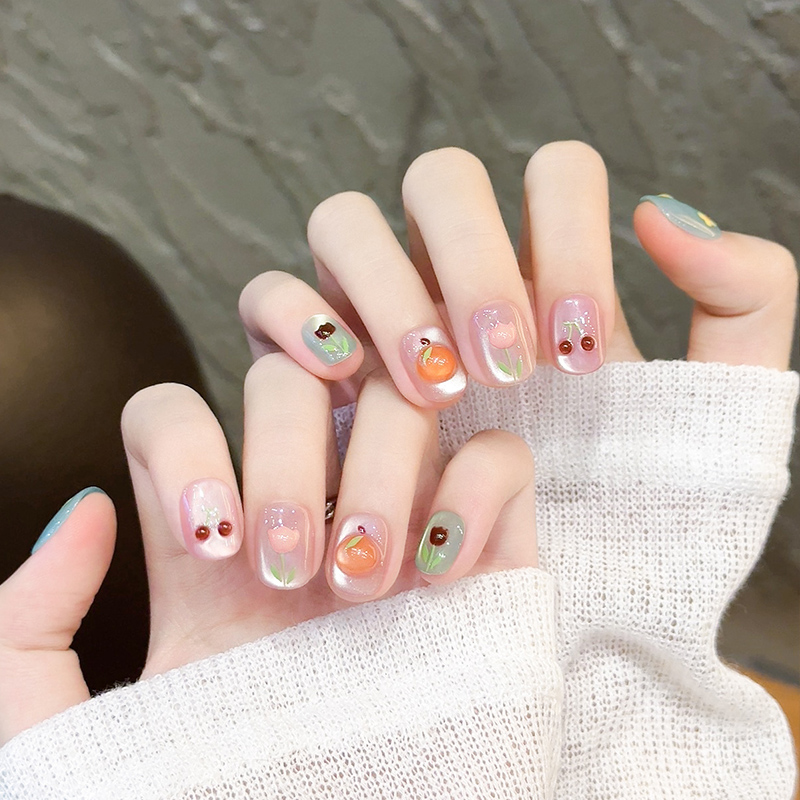 百搭橘子小花手绘穿戴甲短款美甲