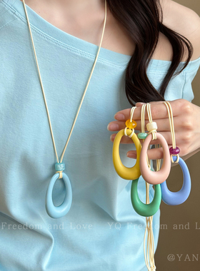 春夏多巴胺蓝色镂空水滴吊坠项链女小众百搭高级感锁骨链长款配饰