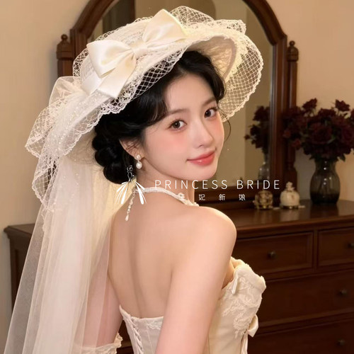 白色法式古堡公主风新娘演礼帽女