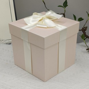 粉色情人节礼物包装盒正方形圣诞礼物盒橱窗陈列摆设礼品盒摄影盒