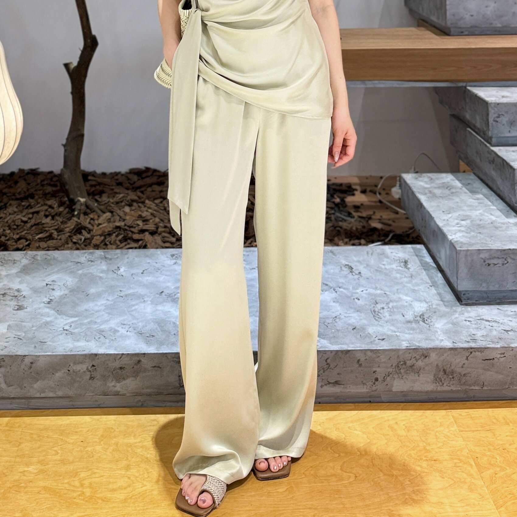 青庭丨100桑蚕丝丨28姆米重磅砂洗重缎松弛感宽松直筒休闲裤-6987 - 实物图