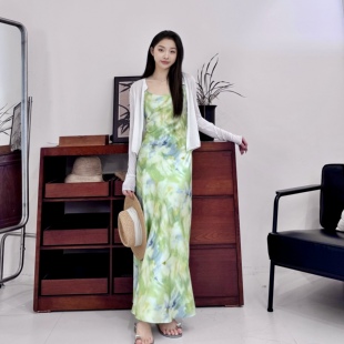 夏雨和风丨100桑蚕丝丨45°斜裁丨28姆米重缎吊带连衣裙-MY6132