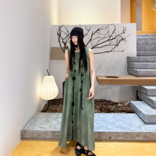 烟杉幽影丨100桑蚕丝丨16姆米真丝双绉u风复古背心连衣裙-6848